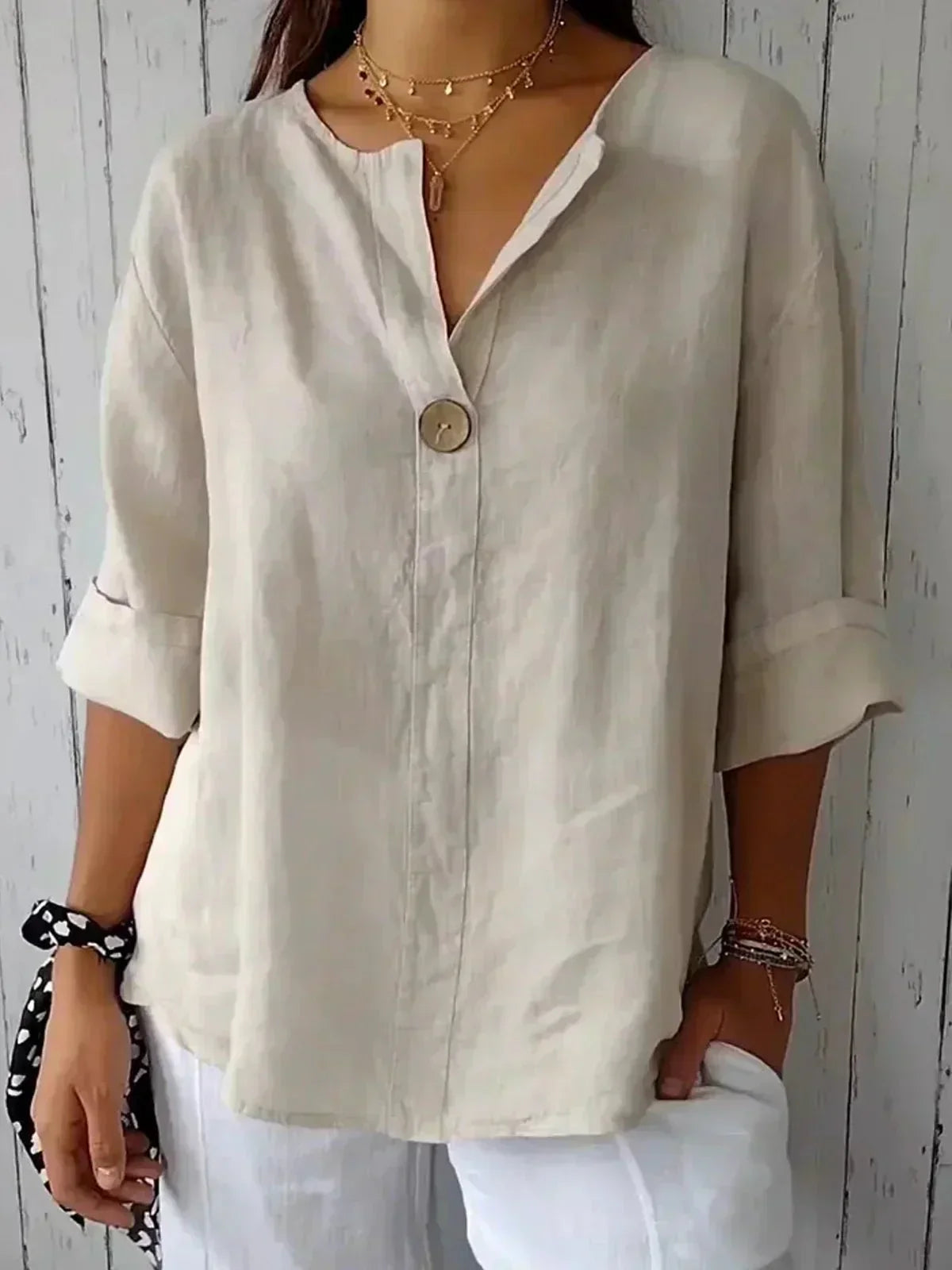 Lizzie | Relaxed V-Neck Top
