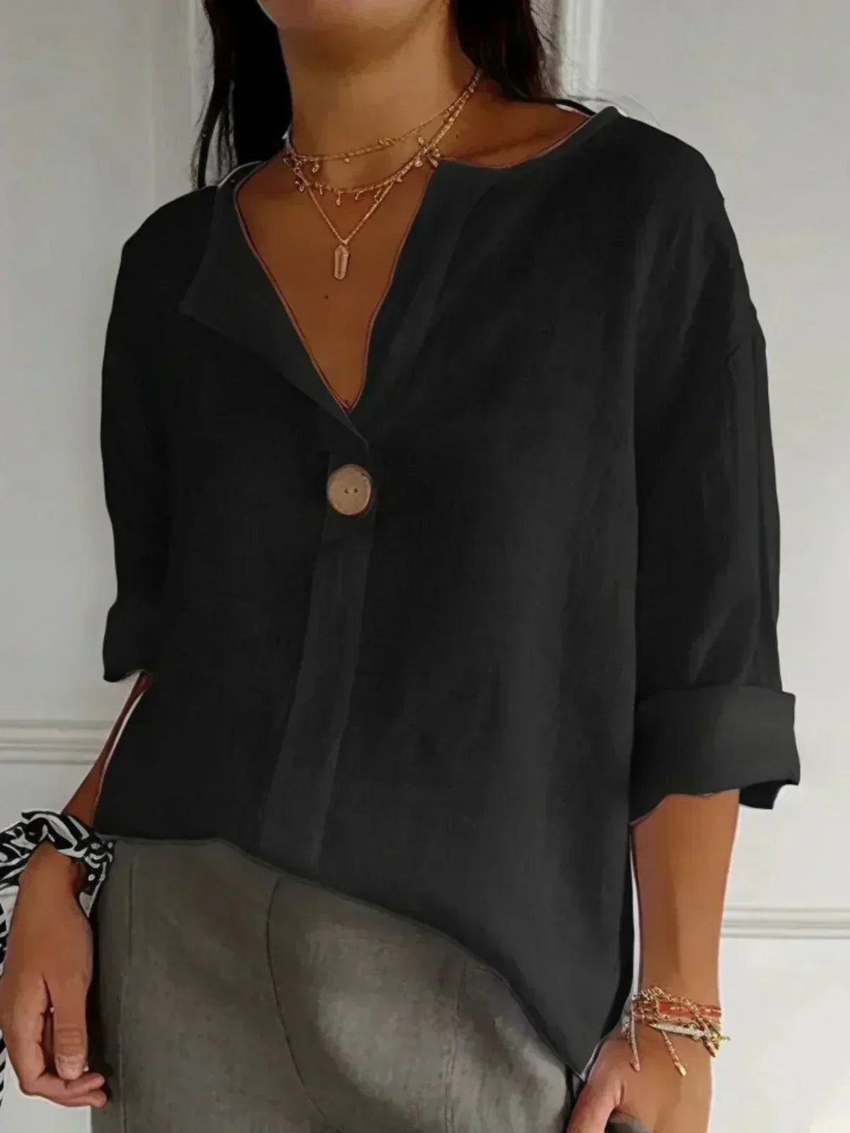 Lizzie | Relaxed V-Neck Top