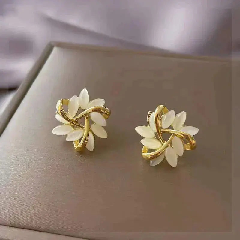 ELEGANT OPAL GOLD EARRINGS