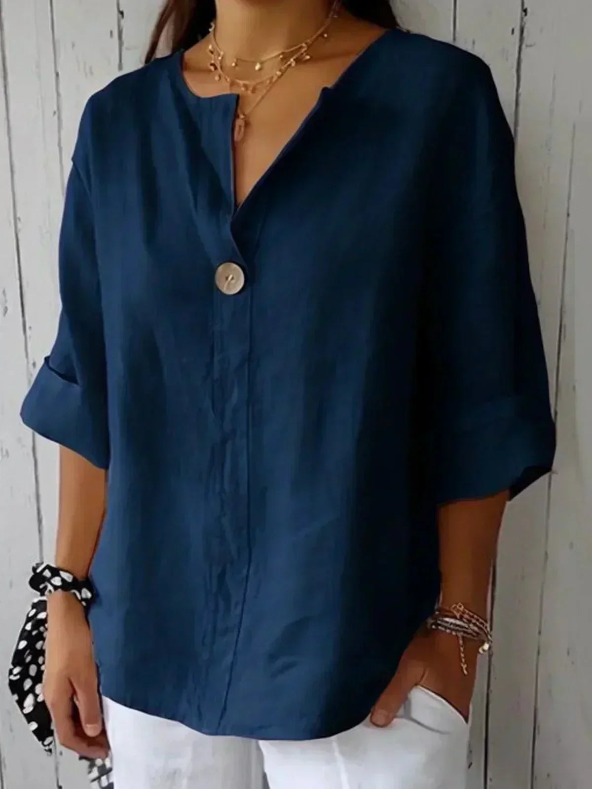 Lizzie | Relaxed V-Neck Top