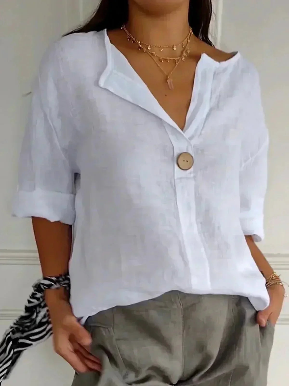 Lizzie | Relaxed V-Neck Top